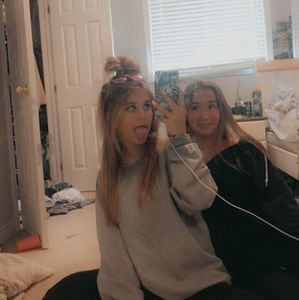 Meet your Posher, Dani